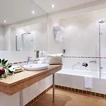 Eden - Aktiv- & Wohlfuehlhotel In Tirol Auf 1200m Hoehe 4*