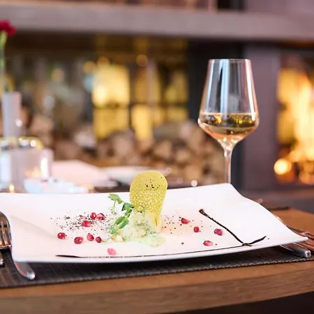 Eden - Aktiv- & Wohlfuehlhotel In Tirol Auf 1200m Hoehe Otel 4*