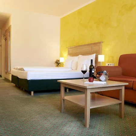 Eden - Aktiv- & Wohlfuehlhotel In Tirol Auf 1200m Hoehe Hotel 4*