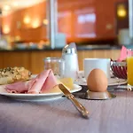Eden - Aktiv- & Wohlfuehlhotel In Tirol Auf 1200m Hoehe 호텔 4*