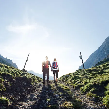 Hotel Eden - Aktiv- & Wohlfuehlhotel In Tirol Auf 1200m Hoehe